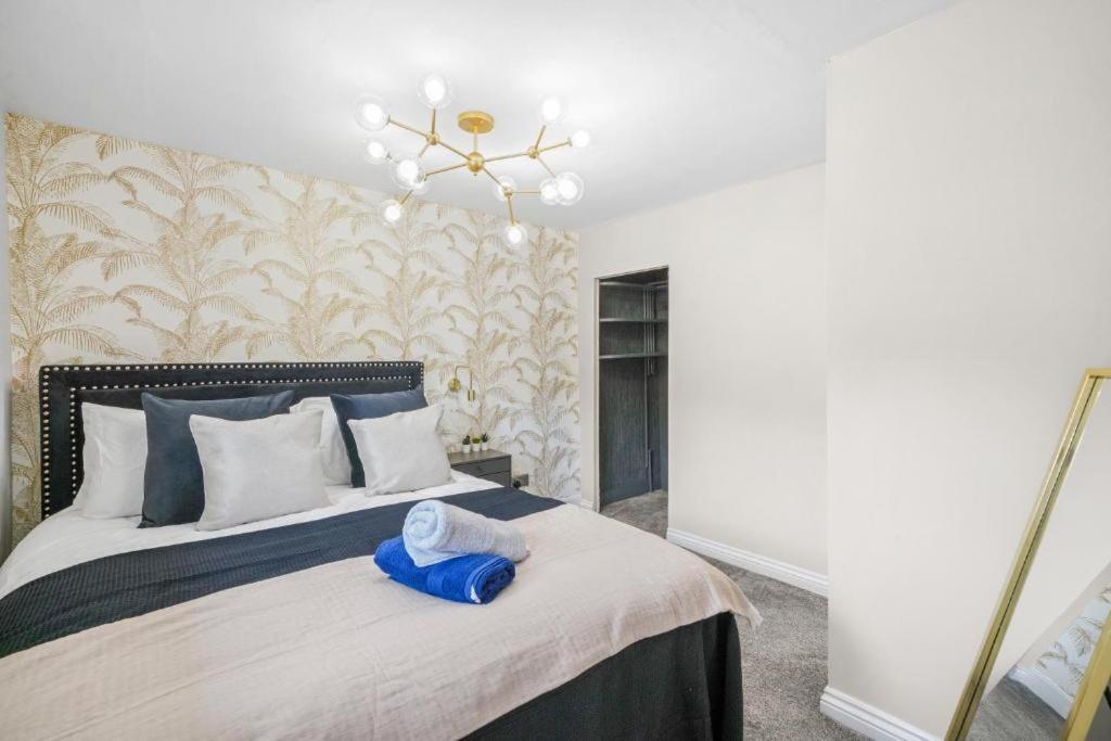 Deluxe 5 Bed In Central Whitby - Parking - Hot Tub Exterior photo