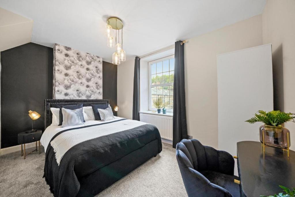 Deluxe 5 Bed In Central Whitby - Parking - Hot Tub Exterior photo