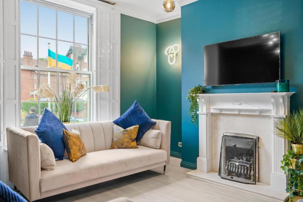 Deluxe 5 Bed In Central Whitby - Parking - Hot Tub Exterior photo